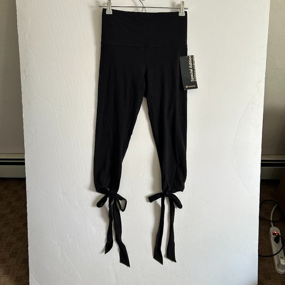 lululemon athletica Pants - Lululemon Align High Rise Crop Leggings 21" *Love Knot Black Size 8